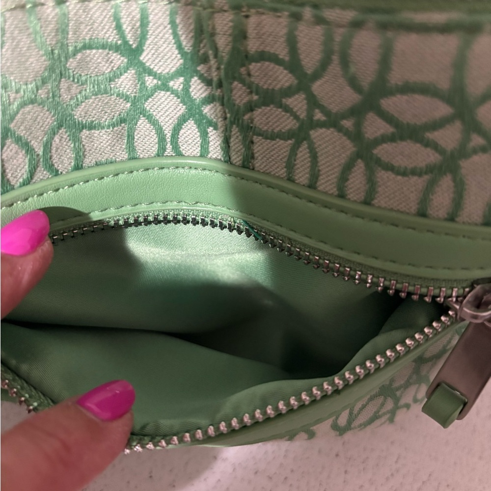 Time and Tru Green Shoulder Bag with Monogram Pattern - Picture 6 of 6